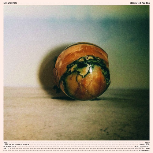 Mòs ensemble - Behind the marble Mòs ensemble - Behind the marble