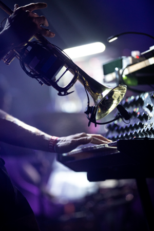 Les Brums: Brass + Drums met ZZZ eromheen