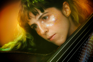 Louise Knobil, buiten de lijntjes...